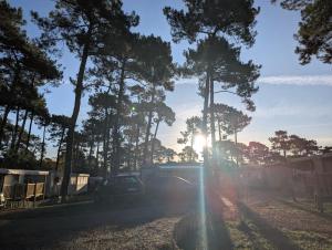 Mobil-home neuf suréquipé 6 pers 3 chambres à Lege Cap Ferret dans camping 4 étoiles avec piscine