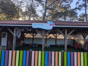 Mobil-home neuf suréquipé 6 pers 3 chambres à Lege Cap Ferret dans camping 4 étoiles avec piscine