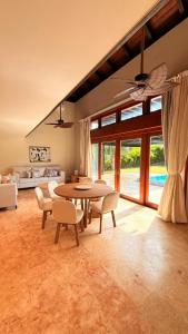 Villa familiar con piscina privada en CapCana