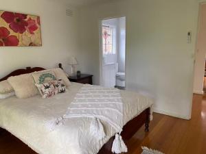 Serene 4Bed2Bath House w Parking Near Mornington Peninsula