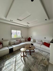 Appartement 2 chambres neuf Marjane Rte de Casa