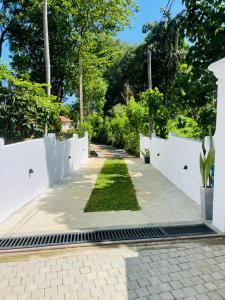 Vintage 83 Tangalle