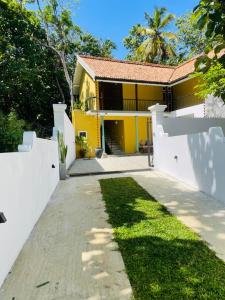 Vintage 83 Tangalle