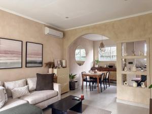 Designer Arch Home with Garden & Workspace Canggu