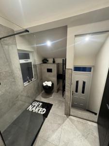 Modern Spacious 1 Bedroom Apartment Next to Transport Links