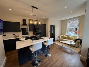 Modern Spacious 1 Bedroom Apartment Next to Transport Links