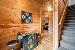 New 2BR Views Hot Tub Pool Resort