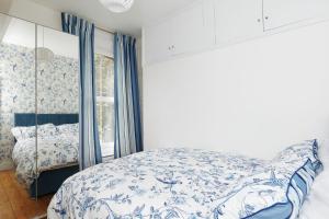 Gorgeous First Floor apartment near Station