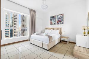 Modern 1BR in Dubai Marina with Balcony Gym & Pool