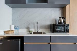 Wyndham 1221 Naiton Beach Studio Forrest View