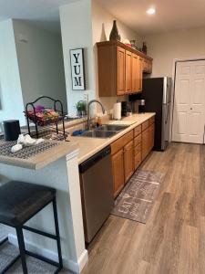 Modern 2bed 2 bath condo