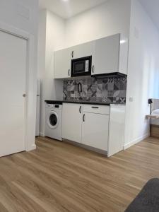 Apartamento 3 a 2 min caminando de la Estación de Bus y Teen María Zambrano