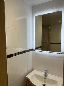 26 Two bedroom apt with private garden