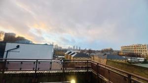 City Luxury Penthouse with Living Area & Rooftop Terrace