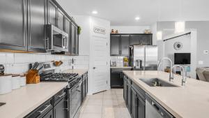 Glendale 4br, near by State Farm, LA Dodgers, Glendale Arena & Luke Air Force Base