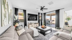 Glendale 4br, near by State Farm, LA Dodgers, Glendale Arena & Luke Air Force Base