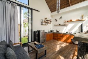 Mahandita Uma I Private Pool Villa Ricefield View