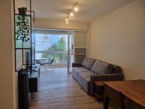 Apto a Passos da Praia com Suíte e Quarto