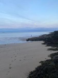 Coastal Comfort - Two Bed Terrace on Barry Island