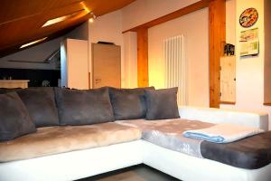 Spacious 2BR Apartment - Covered Terrace - Osogna