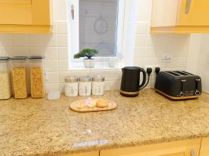 Detached Chester 5BR Contractor Stay Sleeps 9