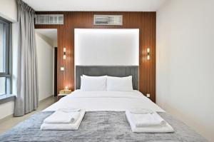 Luxury 1BR, Long Stays & Walk to Burj Khalifa, High Speed Internet