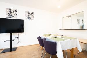 Spacious 3-Bed House in BS16 with Driveway Parking