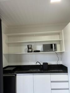 Kitnet container 30 metros da praia 6 km Beto carrero