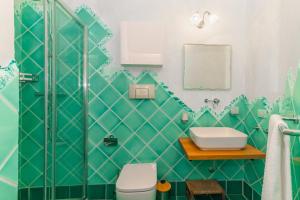 Mansion On The Hill img23