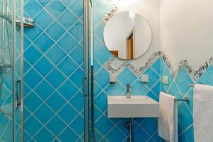 Mansion On The Hill img29