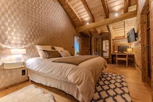 Luxurious Chalet with Sauna & Jacuzzi in Megeve