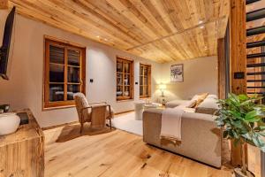 Luxurious Chalet with Sauna & Jacuzzi in Megeve
