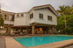 The rooftop Beach & club