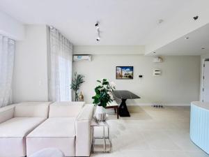 Masteri ThaoDien 2BR Free Netflix by MiaHome