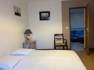 2 Chambres dans maison typique