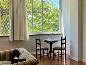 Apartamento de frente para o mar no Leme