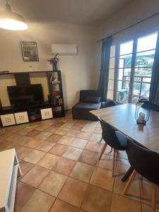 Cassis T2 Les Pieds Dans Leau