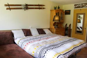 Studio La Mongie résidence le Montana Balcon plein sud pied de piste parking souterrain privé