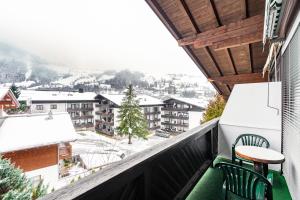 Alpine Escape with Kitzsteinhorn View