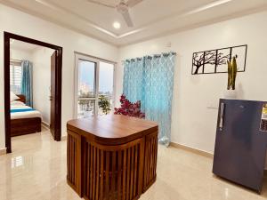 THS Suites - Luxurious 2 BHK AC apartments with Tirumala Views - Near Marriott, Taj and ITC 5 star hotels - Walkable to PS4, A2B, Orion, Starbucks cafes - Close to Thiruchanur and Alipiri flyover