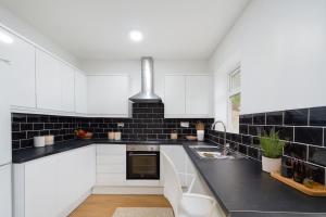 Newly Built 4-Bed Semi-Detached 2 Baths, Near City