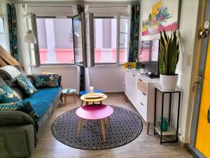 La Roseraie, loft 3 étoiles, calme et ensoleillé au pied des Pyrénées