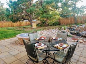 Secluded Oasis Peak Views AF Academy Heart of City