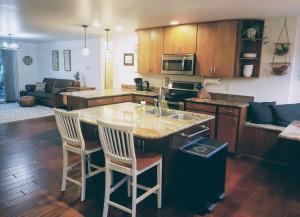 Secluded Oasis Peak Views AF Academy Heart of City