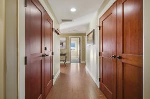 Sunset Ridge - Luxurious Corner Condo - Spectacular Mt Views with open Pool!