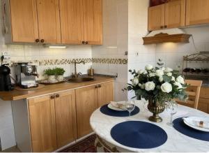 Cozy Apartment by the Forest