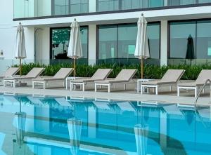 15 min from Dubai Marina & JBR beach Studio apartment AZURE BINGHATTI JVC