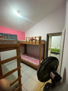 Casa 2 quartos próx a martin de Sá