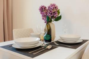 BNB Airport apartment with balcony