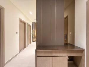 The Royale Mocha Jacuzzi Suite 34-10 I JVC I Dar Oasis